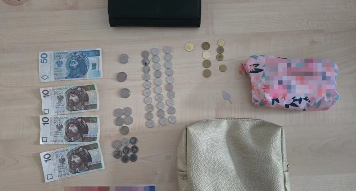 Włamał się do szafki koleżanki i zabrał jej rzeczy. Nie spodziewał się, że policjanci tak szybko zapukają do jego drzwi