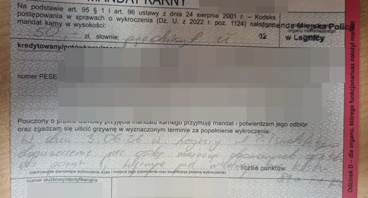 NOWE PRZEPISY, STARE BŁĘDY. Wypadek 14-latków na hulajnodze w Legnicy już pierwszego dnia obowiązywania kasków