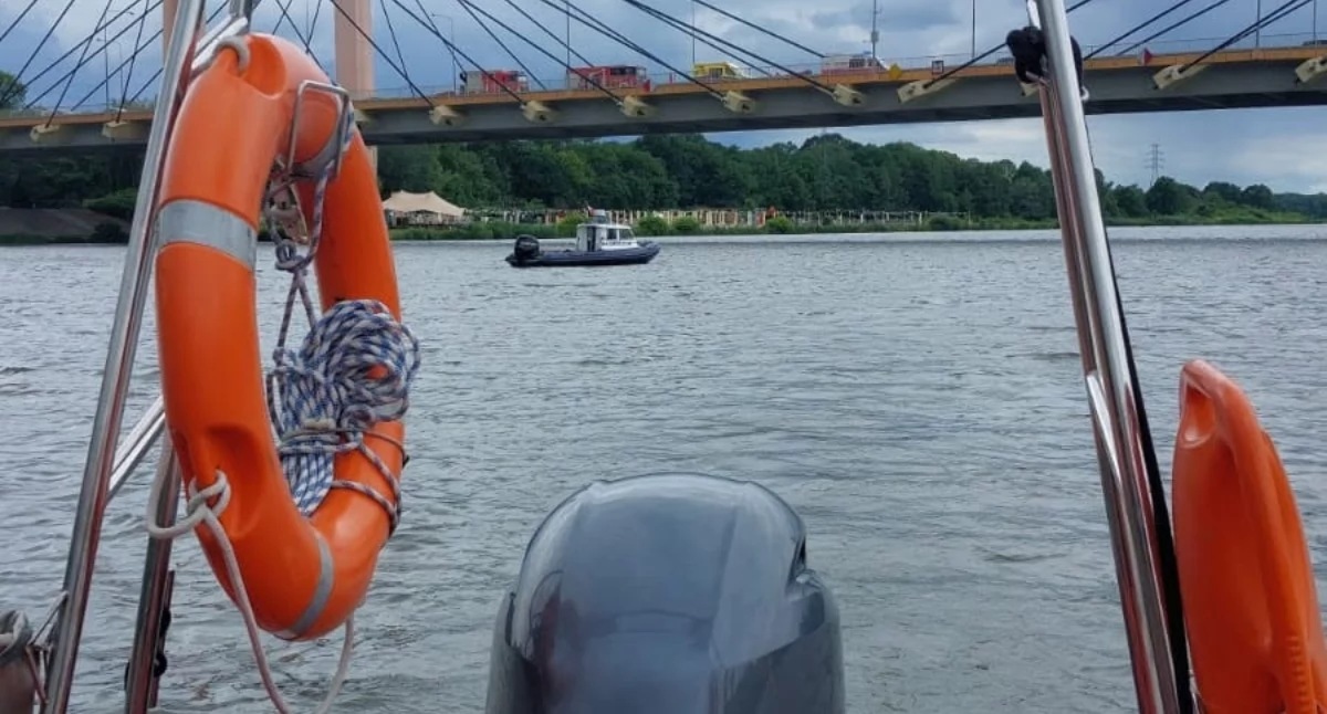 16-latek uratowany na Moście Milenijnym we Wrocławiu. Szybka i skuteczna interwencja służb ratunkowych