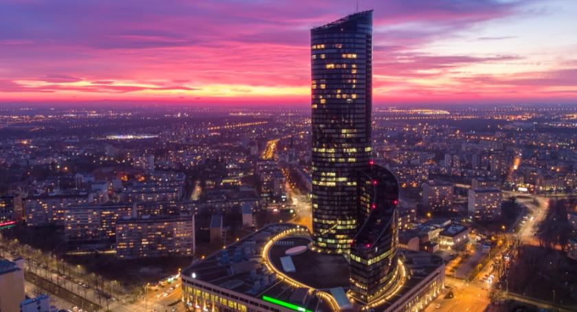 #pokażserce - Sky Tower dziękuje służbom medycznym