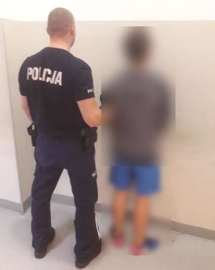 16-latek ukrywał narkotyki w puszce po ciastkach – zabezpieczono ponad 180 porcji