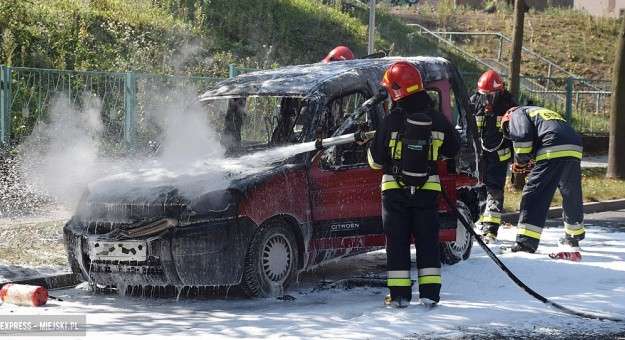 Pożar citroena w Ząbkowicach