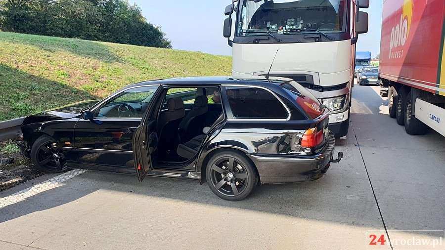 Próbował wjechać przed ciężarówkę