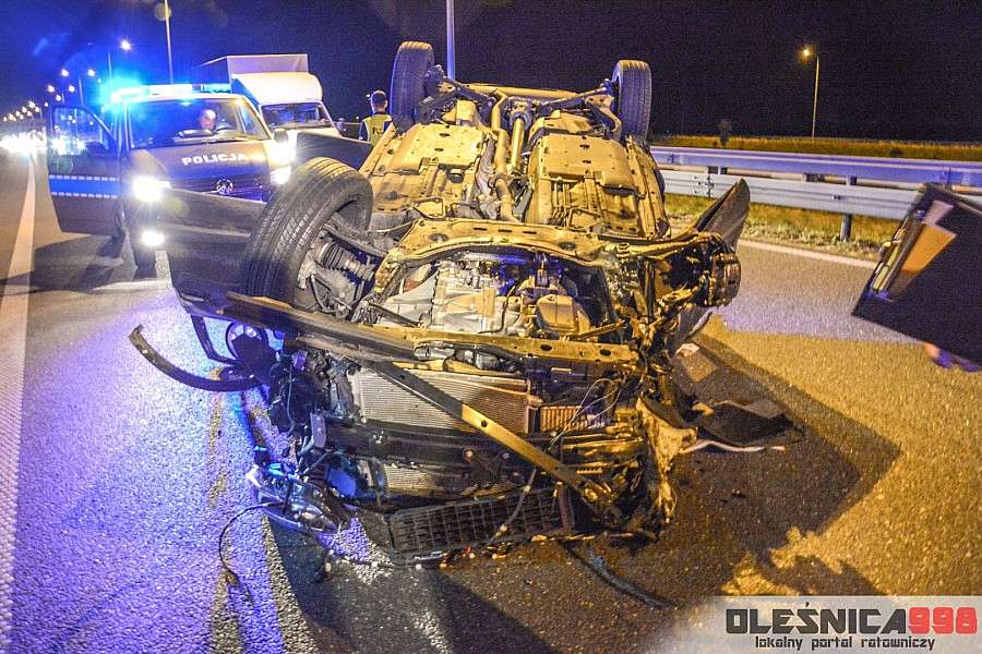 Dachowanie SUV-a na trasie S8
