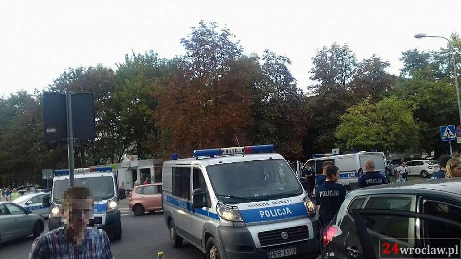Pościg za sprawcą napadu na bank. Policjanci użyli broni