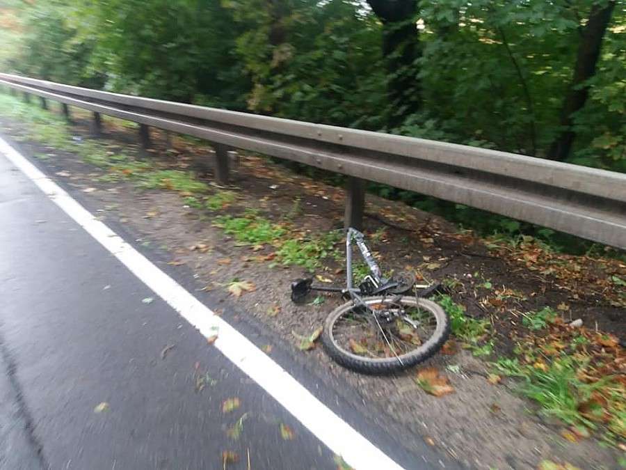 Tragedia na drodze Wrocław - Strzelin. Nie żyje rowerzysta.