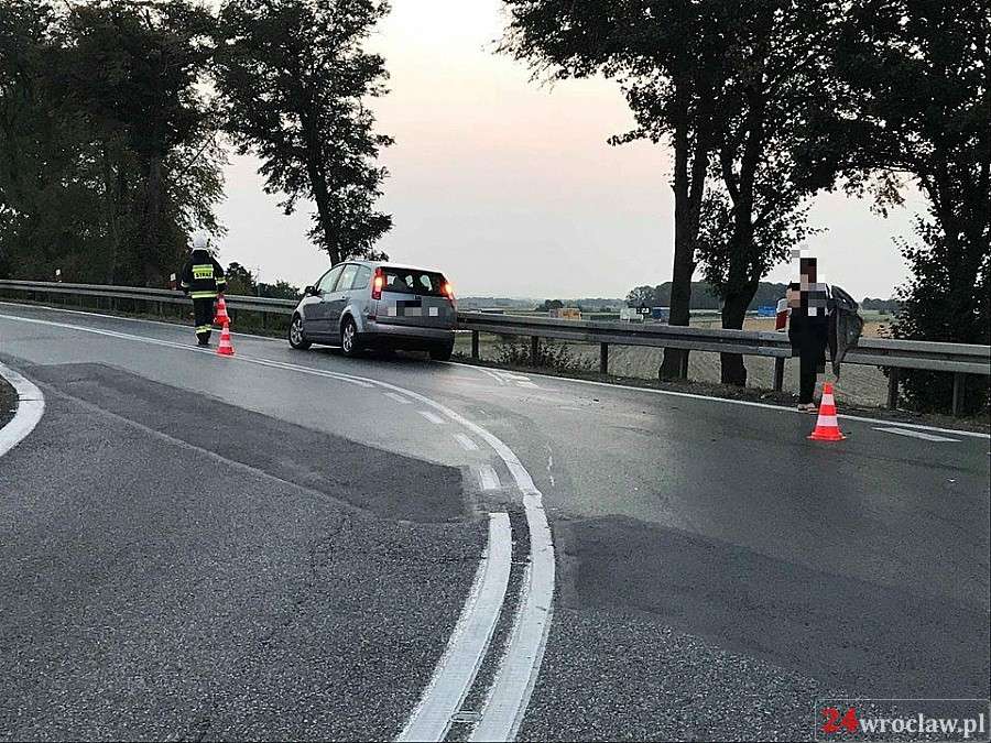 Zderzenie trzech aut w Kostomłotach