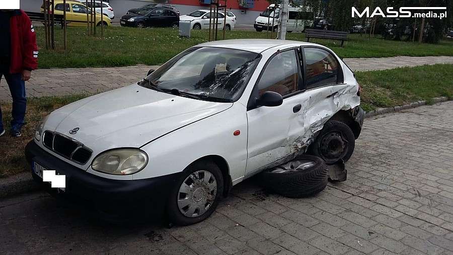 Pijany staranował 8 aut