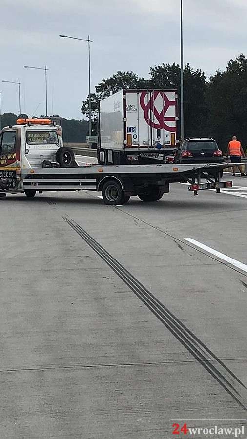 Zderzenie 4 aut na autostradzie  A4
