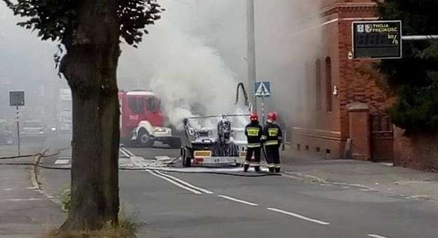 Płonęła łódka ciągnięta przez BMW