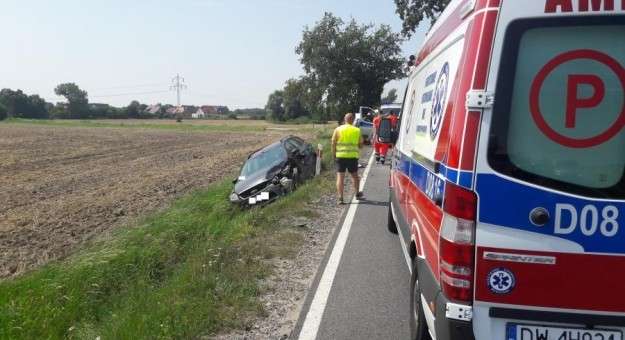 Wypadek koło Cesarzowic.