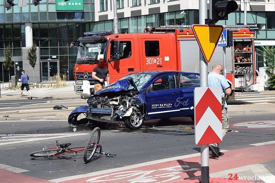 Poważny wypadek pod galerią Wroclovia