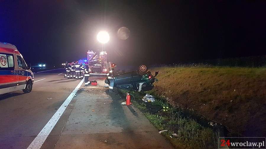 Zasnął za kierownicą. Groźny wypadek na A4