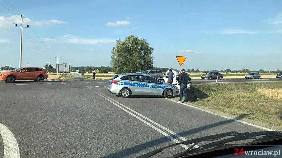 Zderzenie dwóch aut pod Wrocławiem