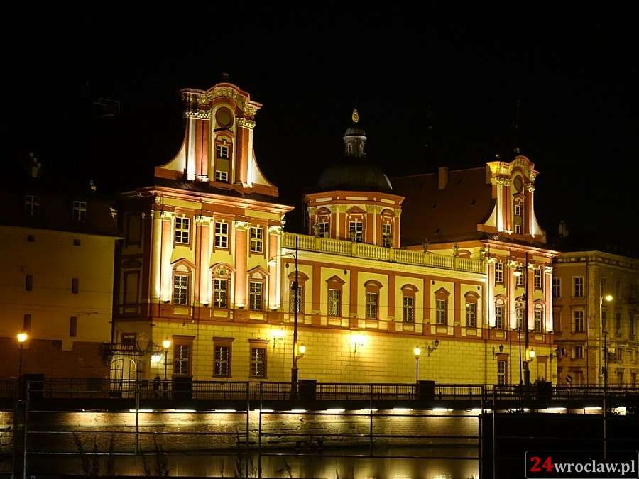 Tajemnicze nocne miasto