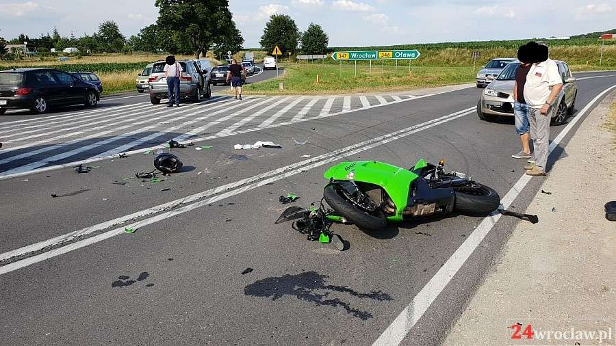 Motocyklista w stanie krytycznym po wypadku w Kątach Wrocławskich