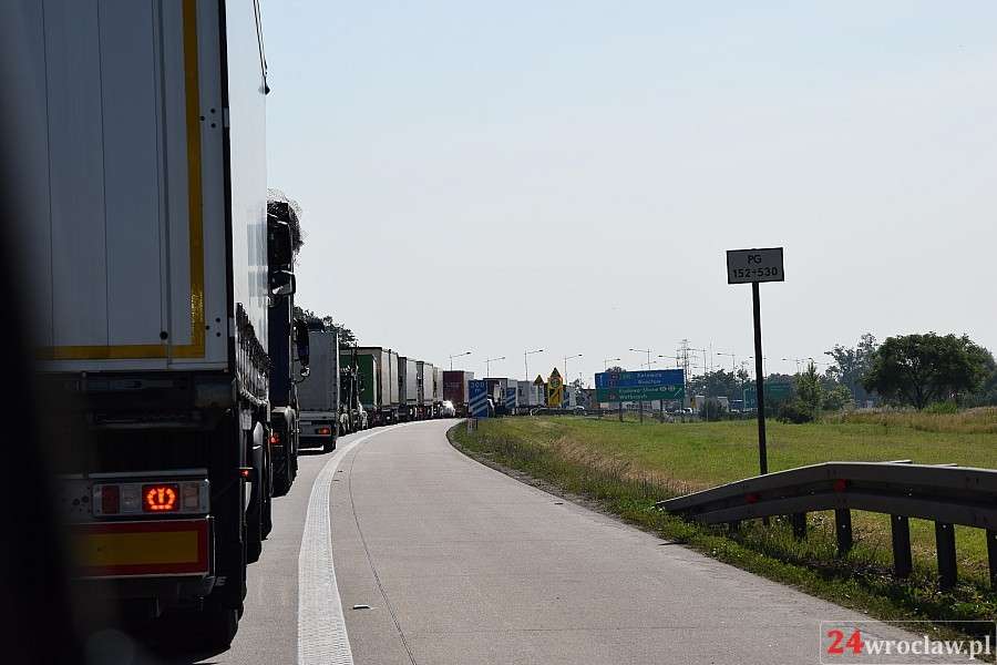 Ogromne korki na autostradzie A4  pod Wrocławiem