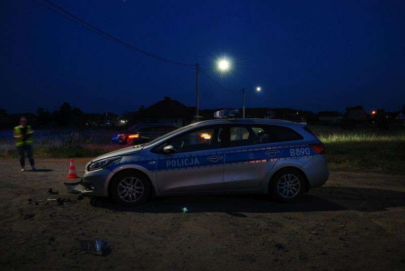 Pijany uciekał autem i uderzył w radiowóz