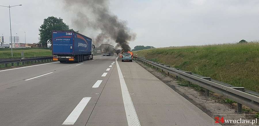 Pożar auta na autostradzie A4