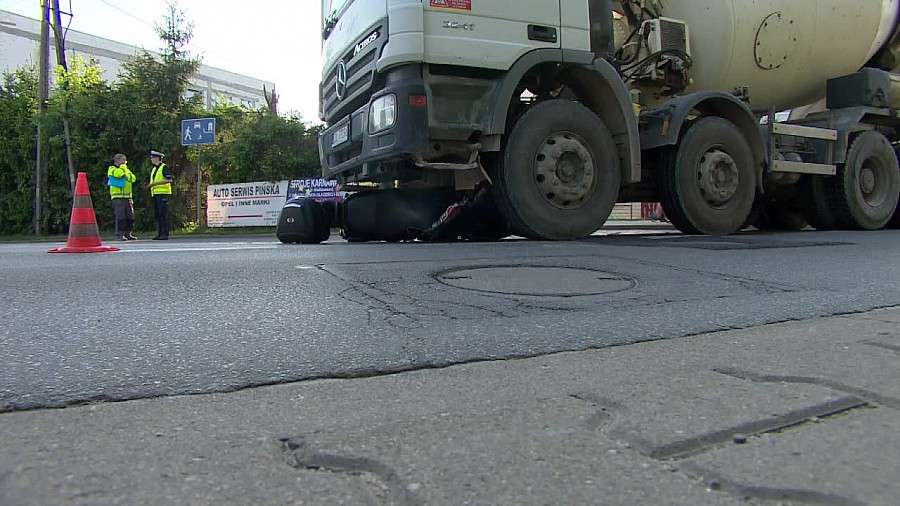 Jechał skuterem, wpadł pod betoniarkę. Tragiczny wypadek we Wrocławiu