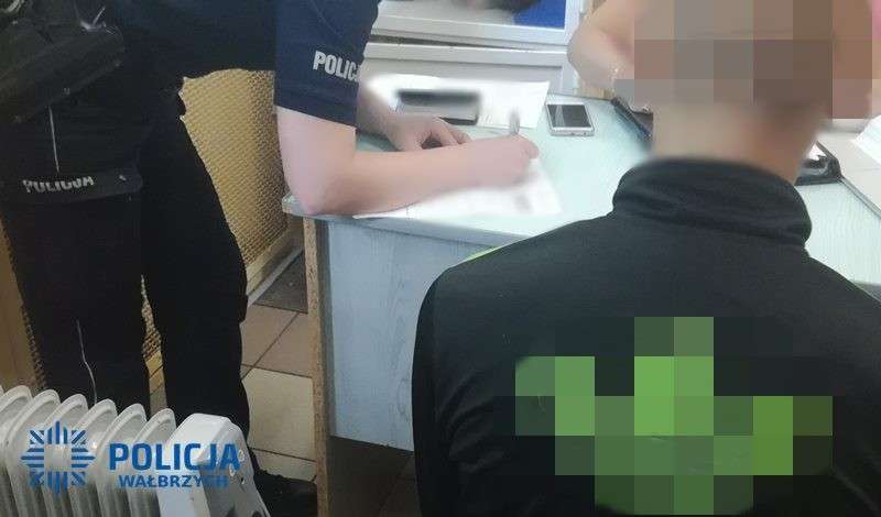 Areszt dla mężczyzny za kradzież samochodu - wcześniej także ukradł i podpalił inny pojazd