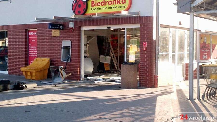 Złodzieje wysadzili bankomat w Świeradowie Zdroju
