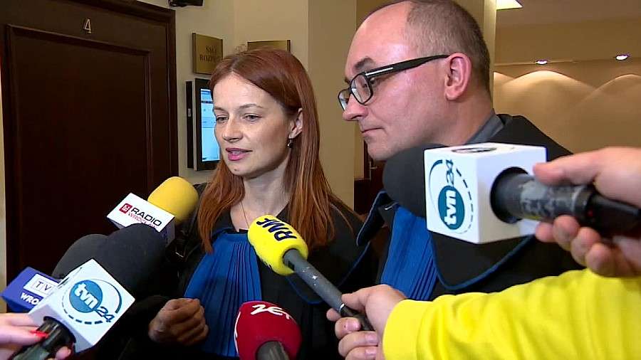 Koniec batalii o krasnala.