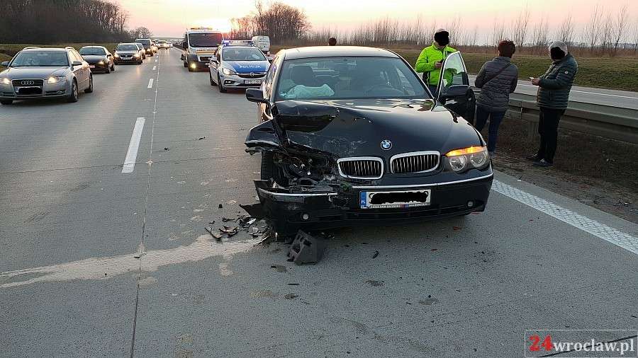 Zderzenie dwóch aut na autostradzie A4 pod Wrocławiem