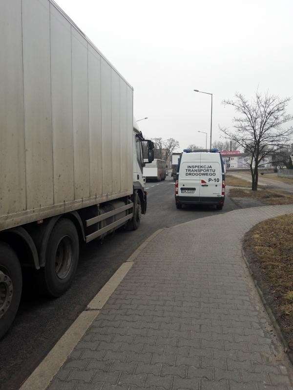 MUSZĘ ZAROBIĆ WIĘC MANIPULUJĘ....
