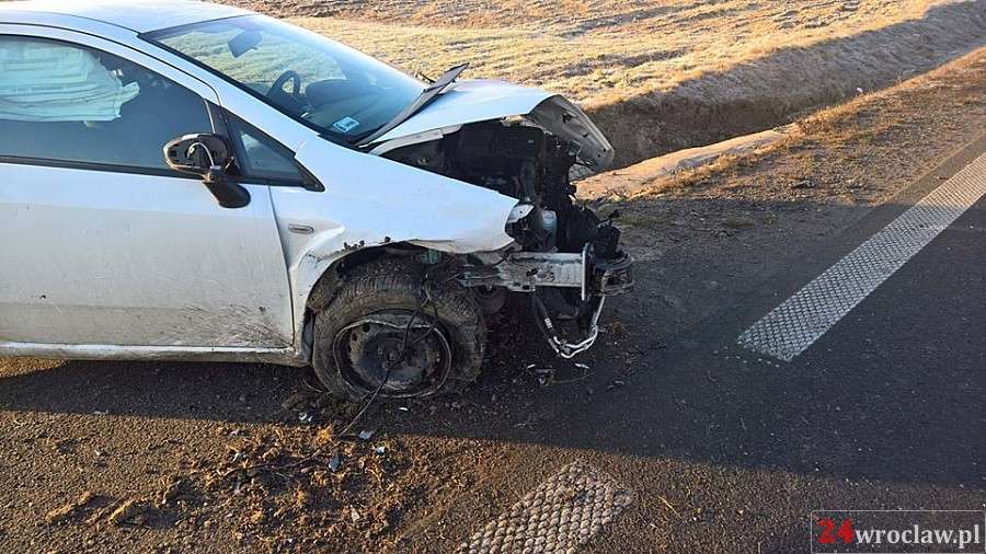 Rozbił auto o przepust drogowy