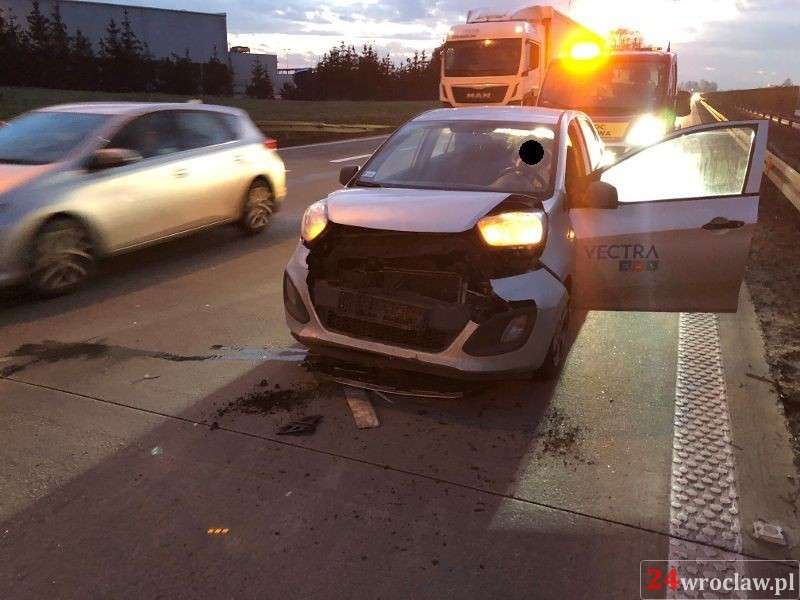 Zderzenie dwóch aut na A4