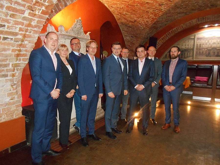 O połączeniach kolejowych na polsko-czeskim pograniczu 