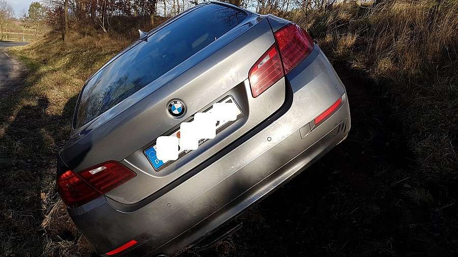 Skradzione BMW porzucone w rowie