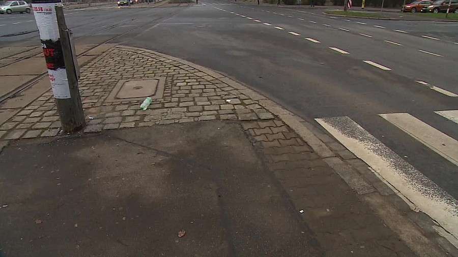 Taksówka uderzyła w wózek z dzieckiem we Wrocławiu. Czterolatek doznał urazu głowy