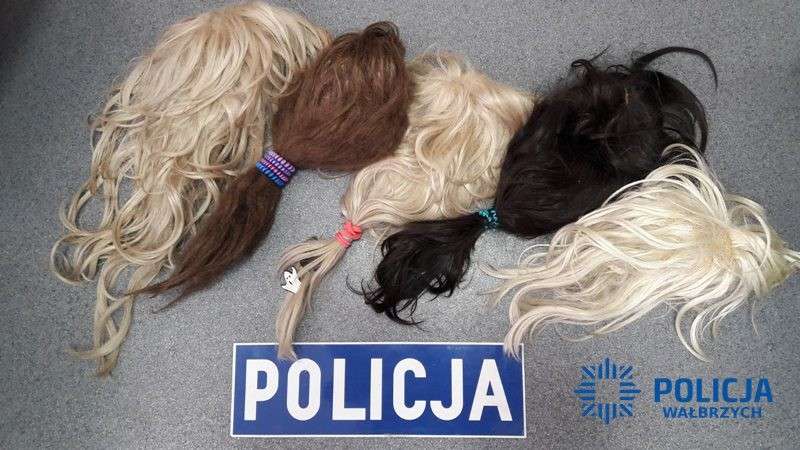 Zmieniała tożsamość przy pomocy peruk i okradała sklep po sklepie. Policjanci zatrzymali ją na gorąc
