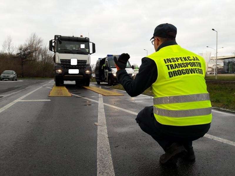 8 ton ładunku za dużo