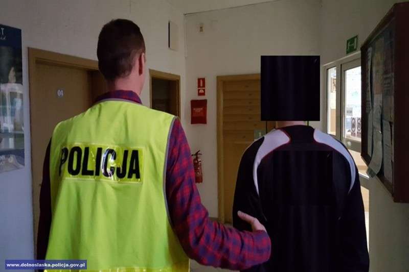 Specjalizował się w drobnych kradzieżach