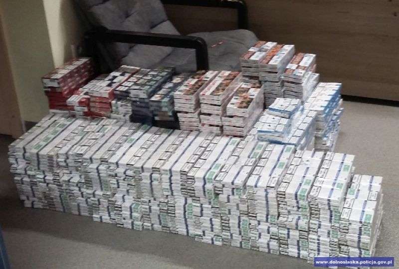 Policjanci przechwycili nielegalny tytoń i papierosy o wartości ponad 100 tys. złotych