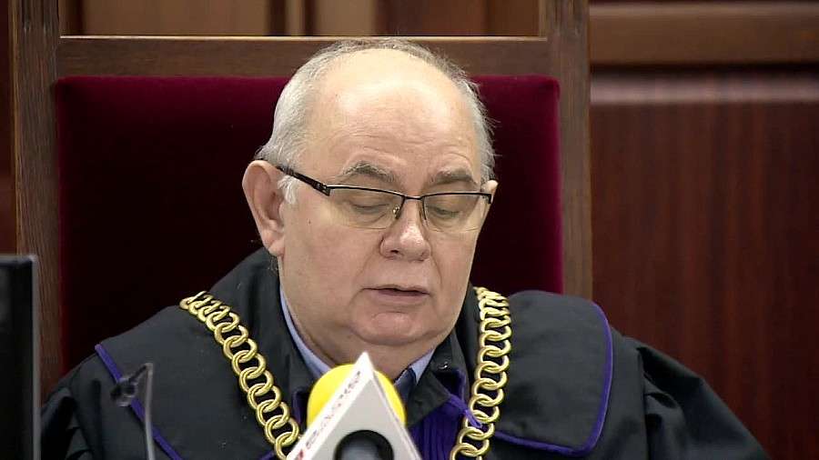Sąd wydał wyrok w procesie właściciela kotów, które wyjadały rybki z oczka sąsiada