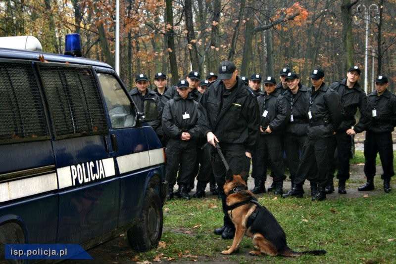 Przewodnicy psów służbowych pomogli znaleźć ciało zaginionego mężczyzny