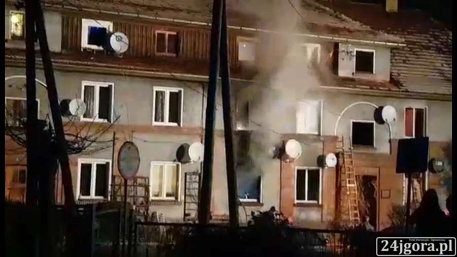 Tragiczny pożar pod Jelenią Górą. Nie żyje troje dzieci (VIDEO)