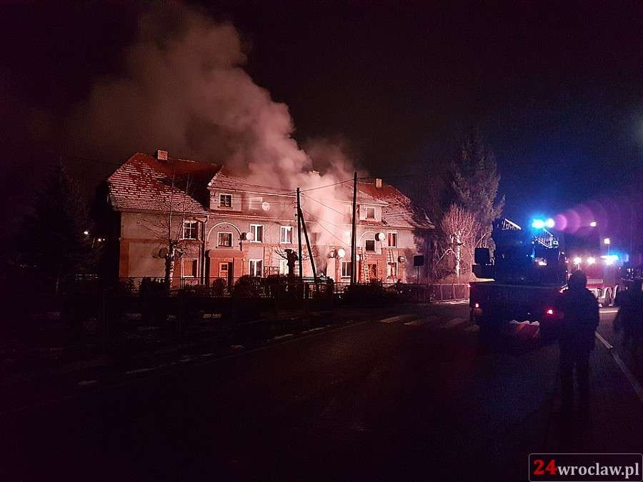 Tragiczny pożar pod w Piechowicach pod Jelenią Górą. Zginęło troje dzieci.