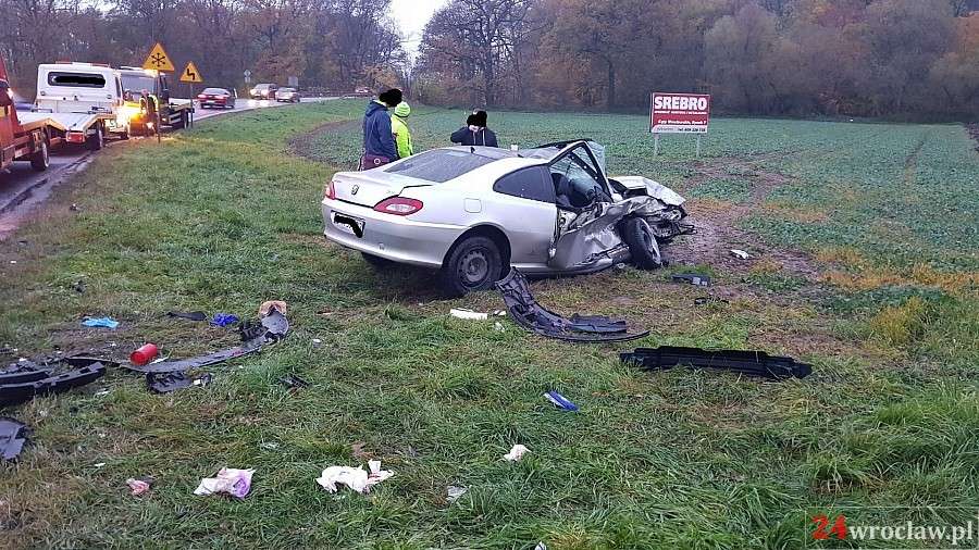 Dwie kobiety ciężko ranne po zderzeniu dwóch aut pod Wrocławiem