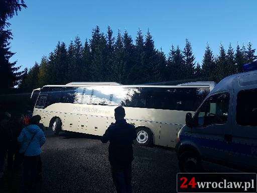 Zablokowana droga na Przełęcz Okraj