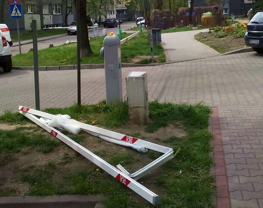 Złamał szlaban parkingowy przy sądzie