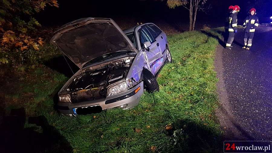 Wypadek między Skałką a Bogdaszowicami. Zderzyły się dwa auta