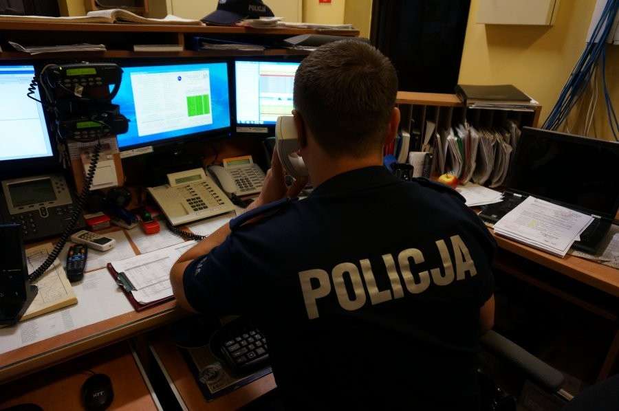 Dyżurny przez telefon pomógł osobie zaginionej 
