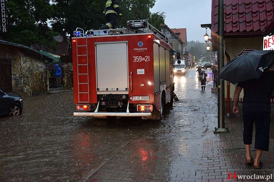 800 interwencji strażaków w regionie