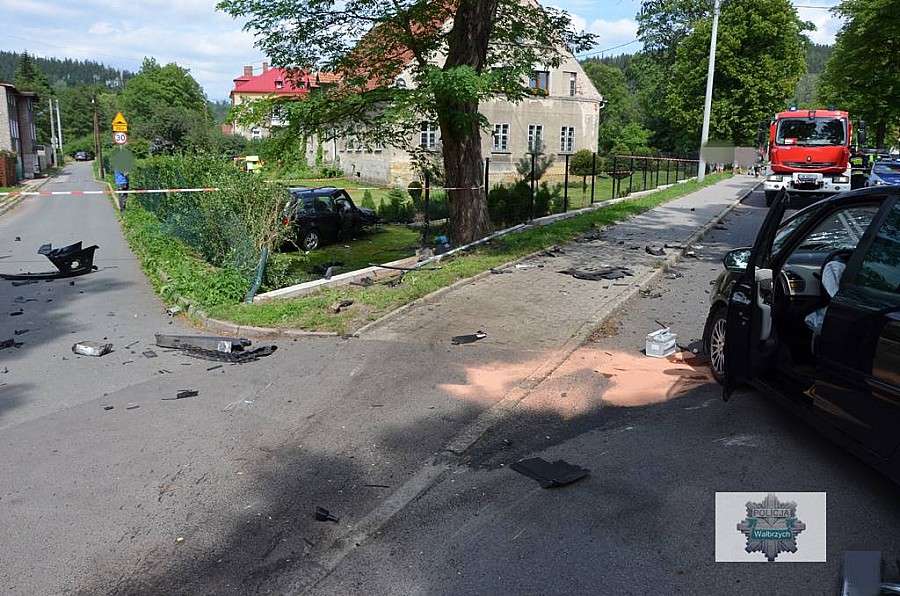 NIETRZEŹWY SPOWODOWAŁ WYPADEK DROGOWY.
