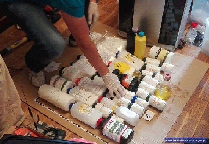 Policjanci ujawnili magazyn środków niebezpiecznych